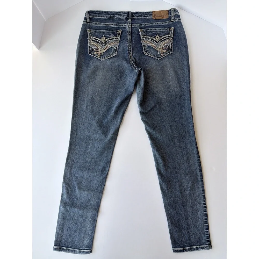 Soundgirl Women's Juniors 15 Blue Medium Wash Skinny Jeans Stretch Embroidered